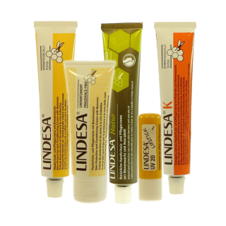 Lindesa Probierpaket: 1x gelb (50ml), 1x K (50ml), 1x  parfümfrei(75ml), 1x NATUR (50ml), Lippenschutz und Pflegestift (4,8g)